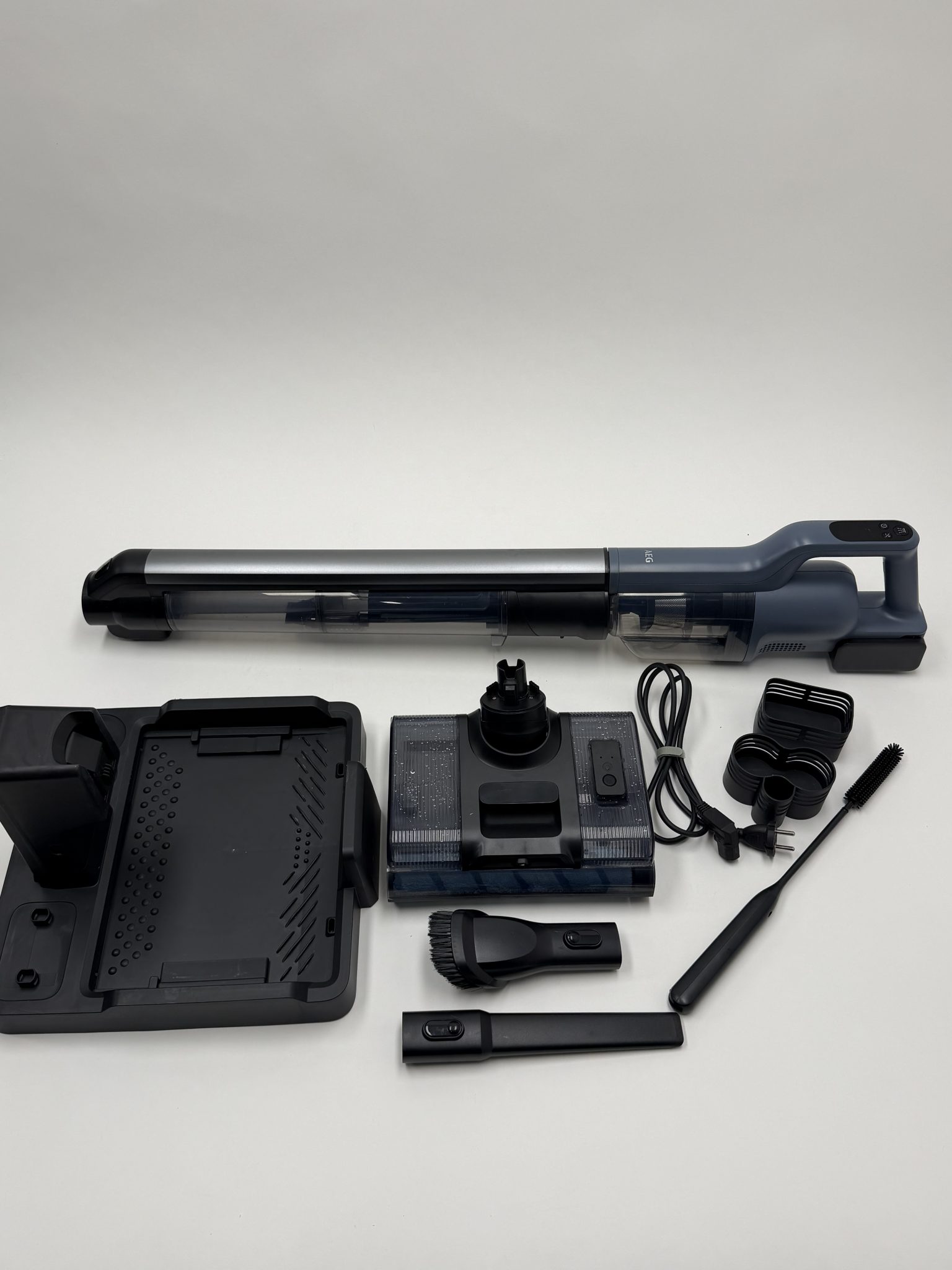 AEG plaunantis dulkių siurblys 2in1 WET&DRY