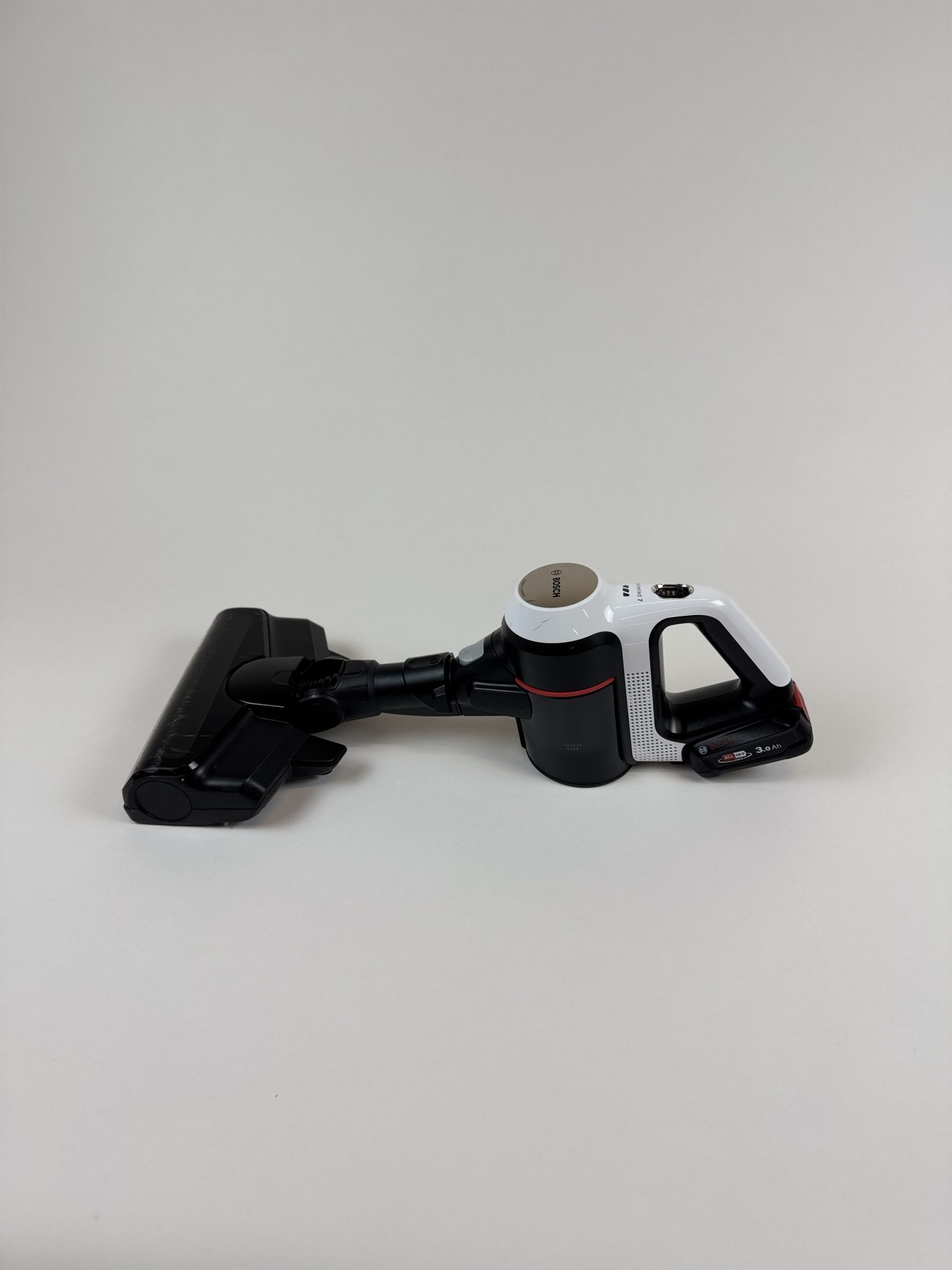 Bosch Unlimited 7 BSS711W dulkių siurblys - šluota