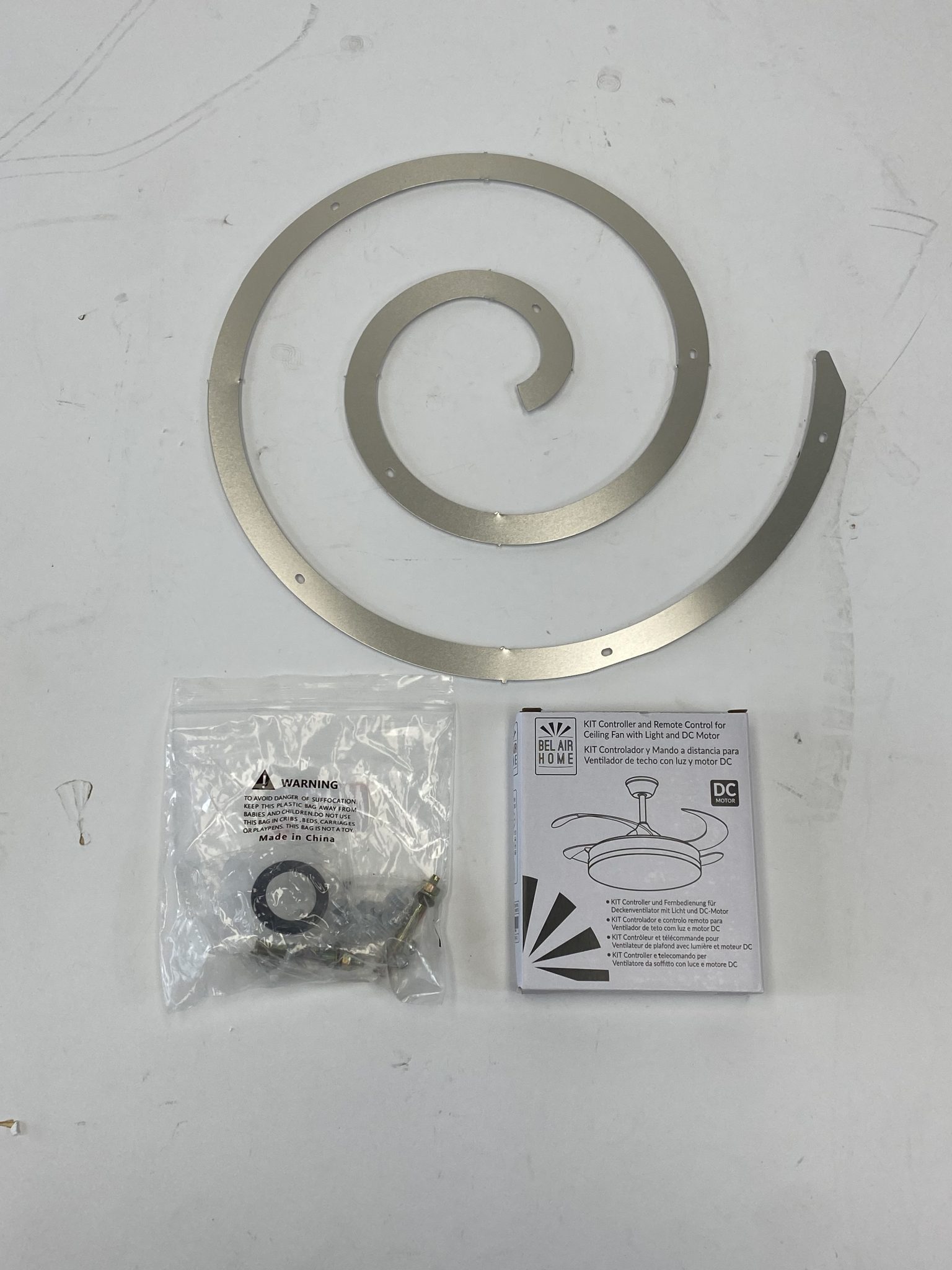 BEL AIR HOME ARES lubinis ventiliatorius su LED